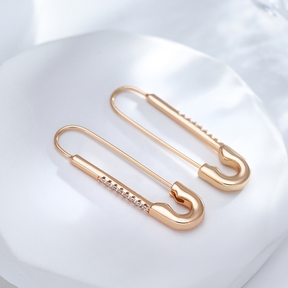 Rose gold paper clip diamond earrings - Picture 7 of 8